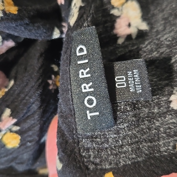 Torrid Black Floral Tank Size 00 - Picture 5 of 7